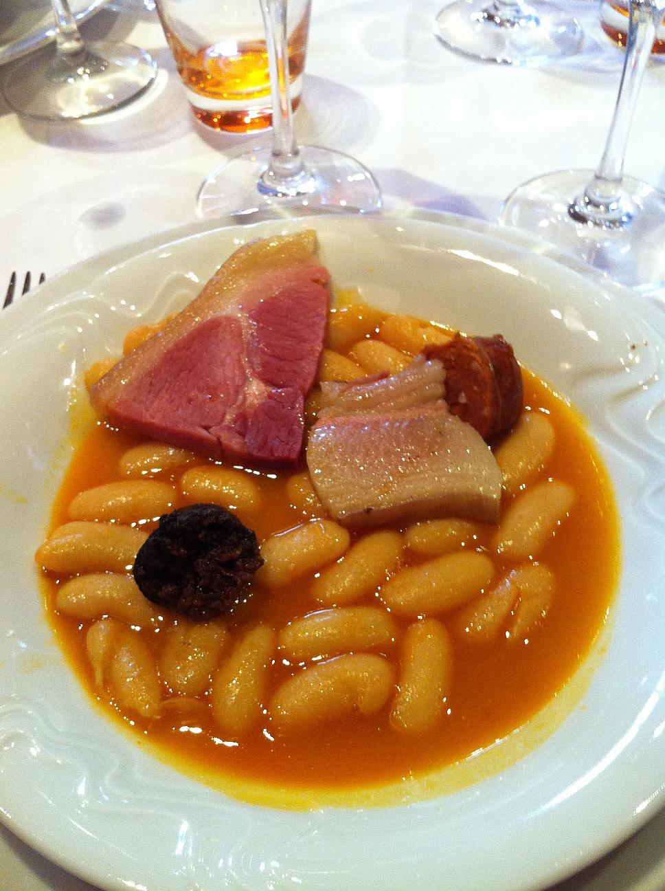 Restaurante Casa Conrado ¡Una buena fabada sí señor!.